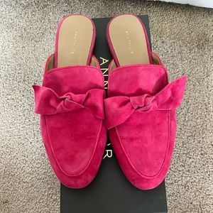 Ann Taylor slip on
